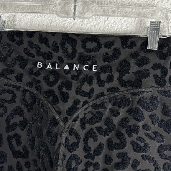 Balance Athletica  Lux Rider Short Black Leopard SZ M - Picture 3 of 7
